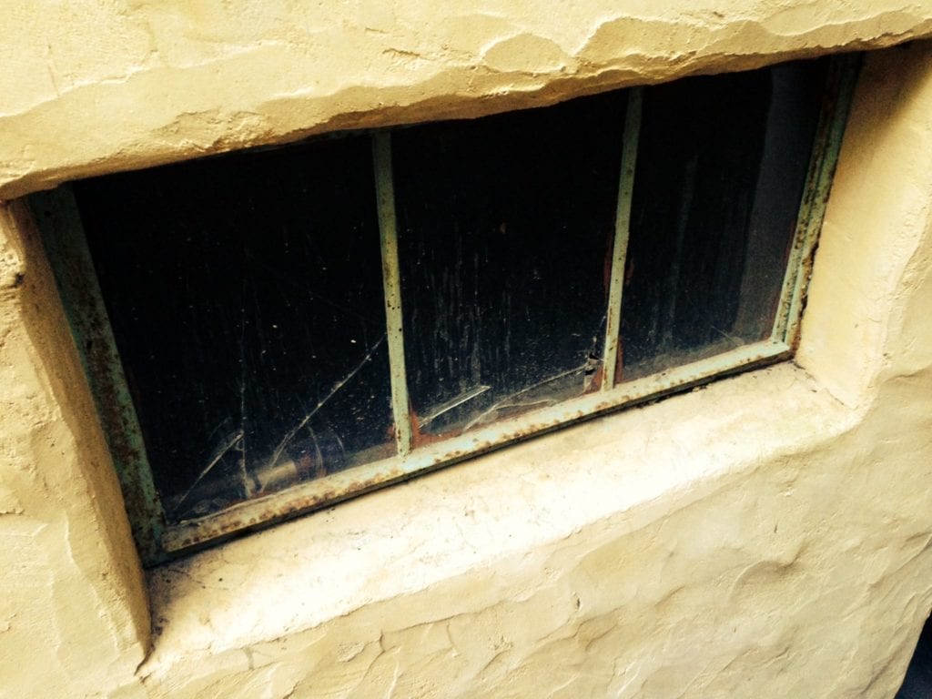 How to Replace Broken Glass in a Single-Pane Window