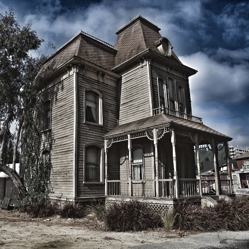 spookiest old houses