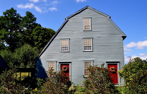 gambrel saltbox roof